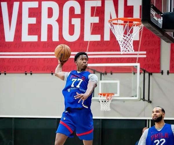 埃奇库姆:恩比德有时间限制仍能砍25分 若他完全恢复我们能夺冠