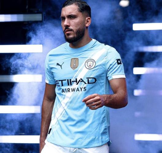 加盟至今谢尔基代表曼城在正式比赛出战379分钟,贡献3球4助攻