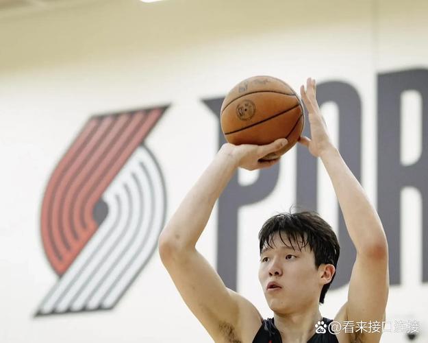 解说:卢卡里夫斯都不打 比赛唯一看点就是杨瀚森有没有出场时间