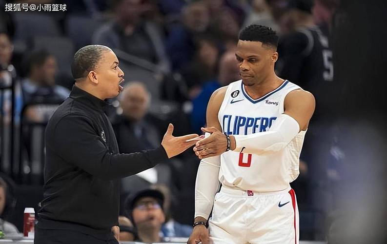 曾令旭：看了500万比尔的表现 300万的威少值得所有人的敬佩