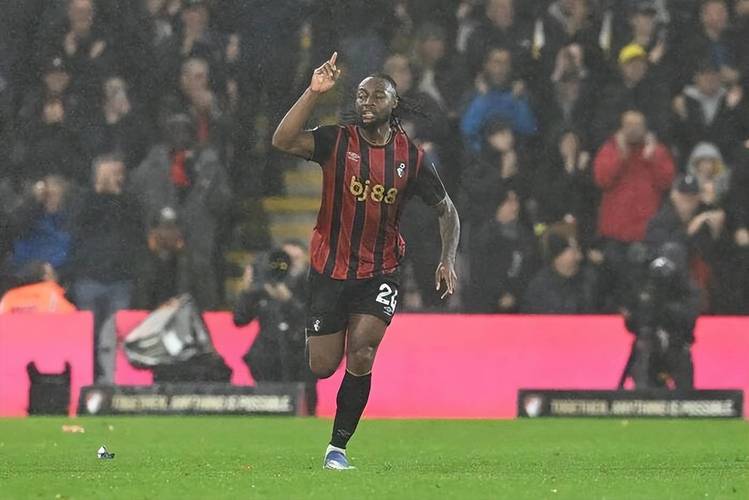 回声报：萨拉赫将踢非洲杯而缺席比赛，利物浦可能一月签塞梅尼奥