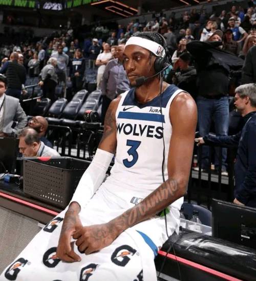 名记：森林狼询价莫兰特是想升级控卫 爱德华兹&麦克丹尼尔斯非卖