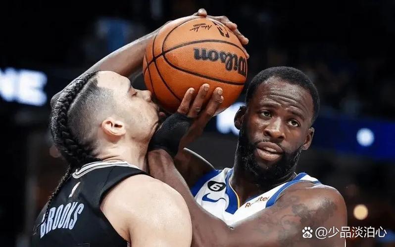 小里弗斯：灰熊说狄龙是毒瘤 可狄龙走了他们还是这德行 见谁怼谁