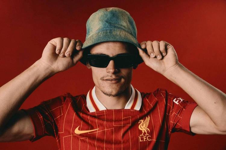 心里苦!维尔茨社媒晒背影照,利物浦球迷纷纷留言鼓励